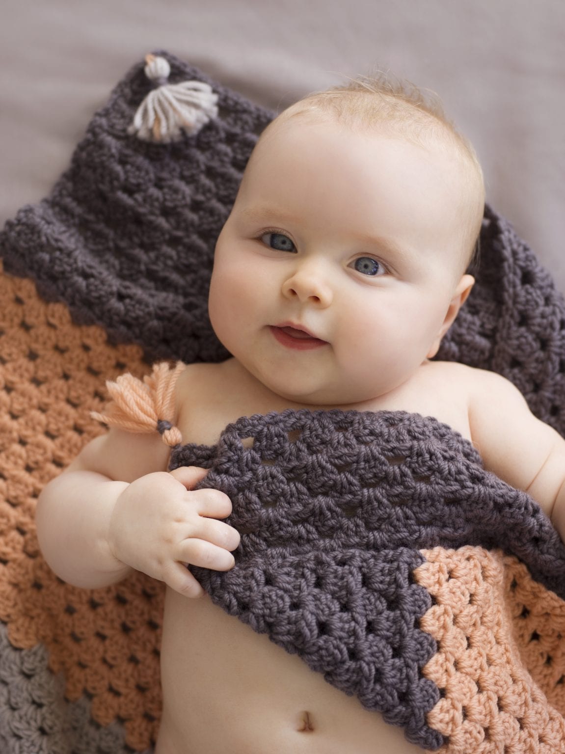 Simple Granny Crochet Baby Blanket Kit | THE WOVEN Co